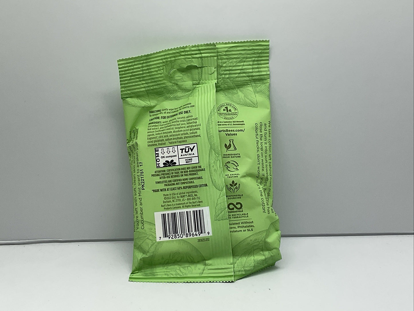 Burt's Bees Refreshing Cucumber Mint Facial Towelettes (10 Wipes) - Single