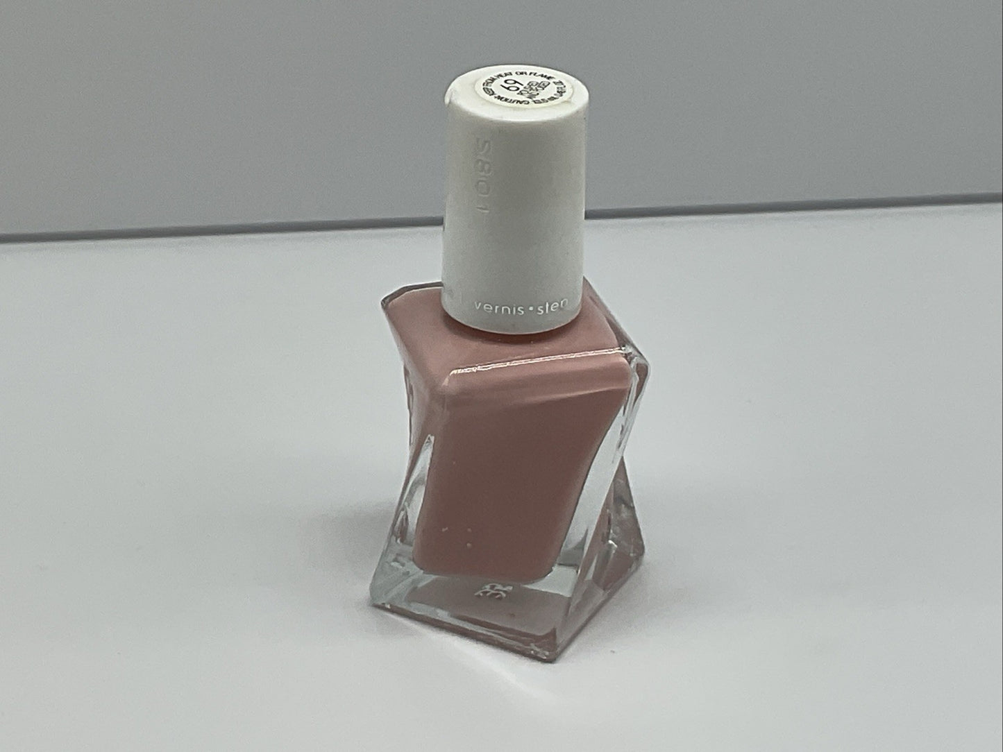 Essie Gel Couture - 69 polished and poised - Single