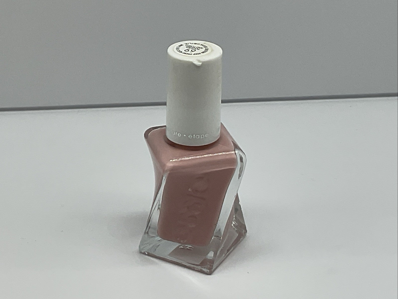 Essie Gel Couture - 69 polished and poised - Single