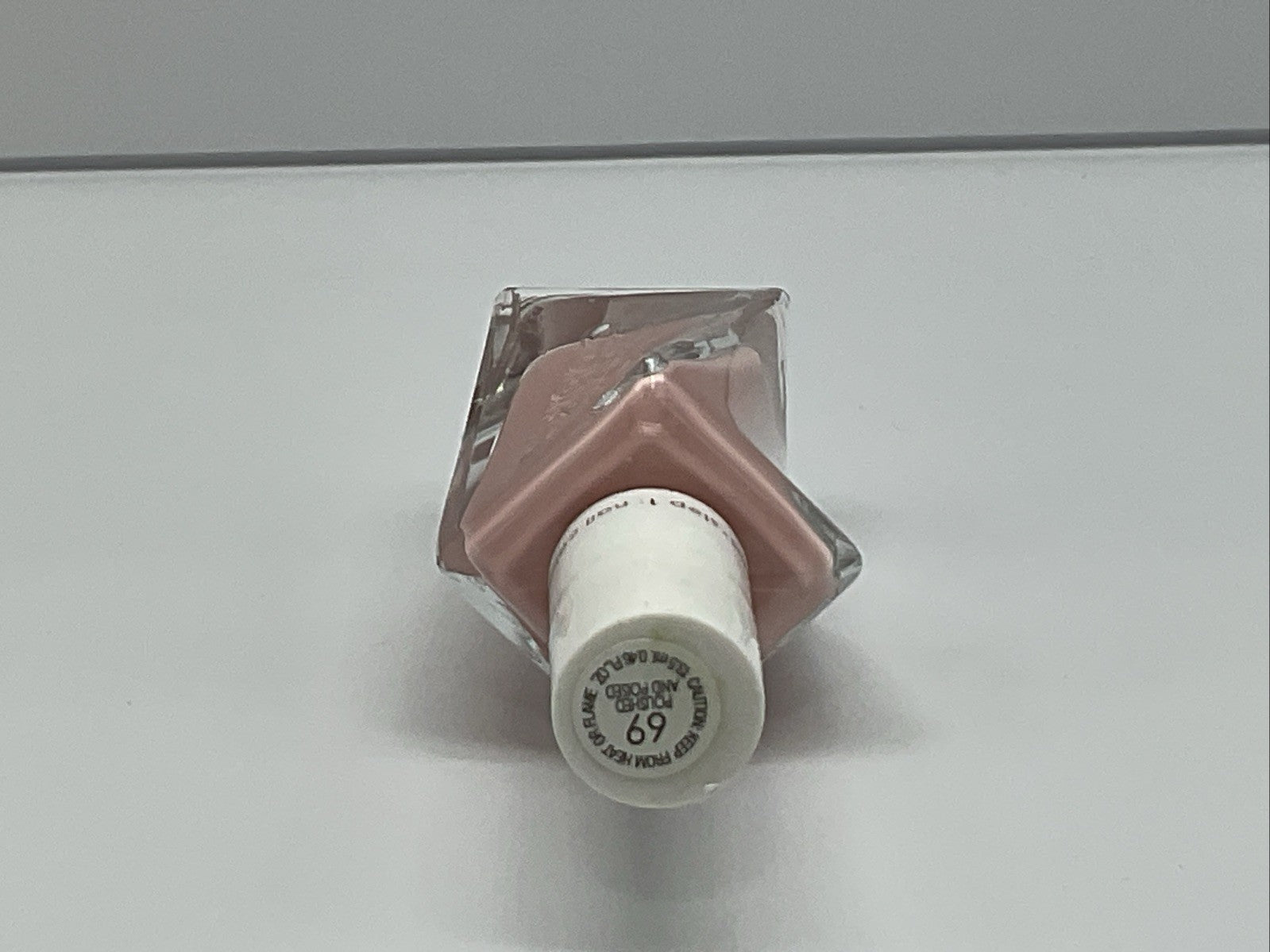 Essie Gel Couture - 69 polished and poised - Single