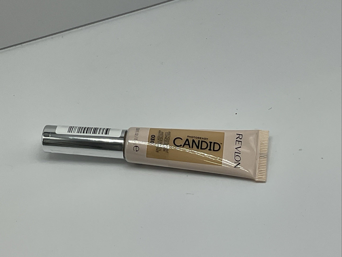 L'OREAL Photoready Candid Concealer- 030 Light Medium - Single