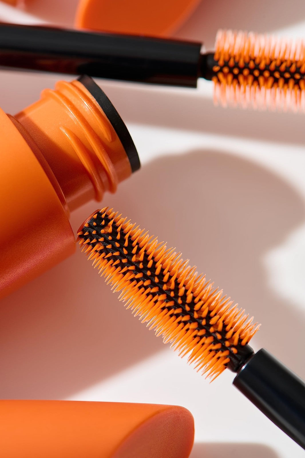 Covergirl 835 Lash Blast Mascara Black Brown Waterproof Hydrofuge 