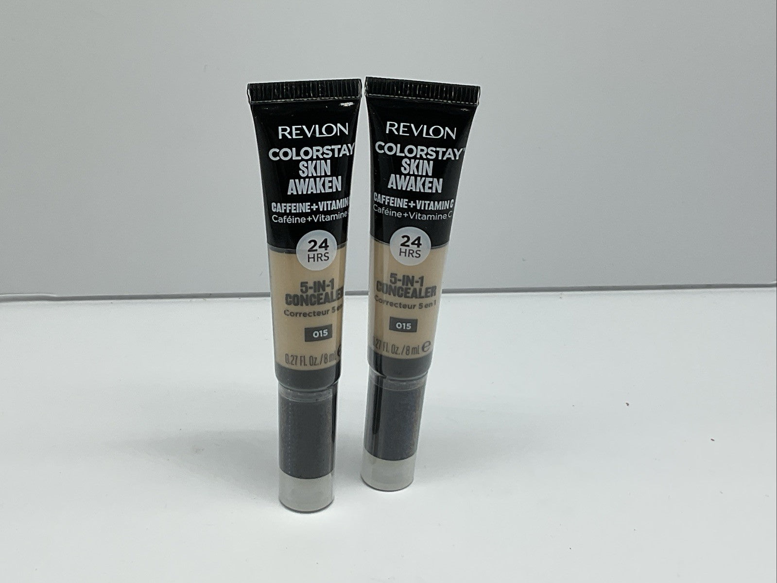Revlon ColorStay Skin Awaken Caffeine+Vitamin C - 015 LIGHT PALE - Set of 2