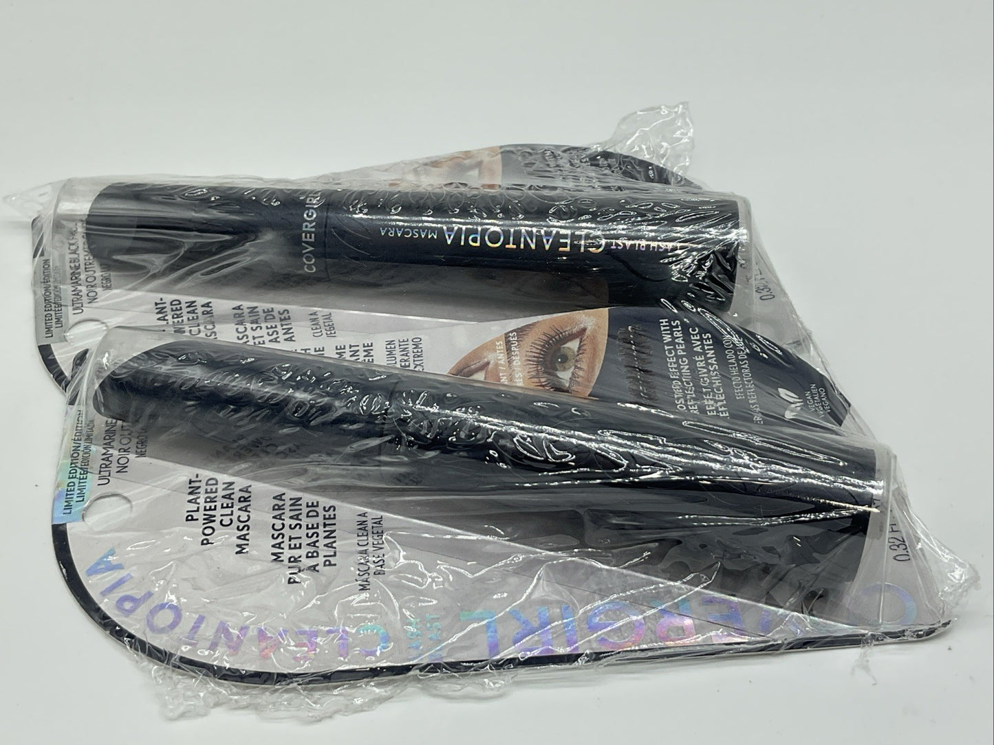2 PACK - Covergirl Cleantopia Plant-Powered - 790 Ultramarine Black Frost