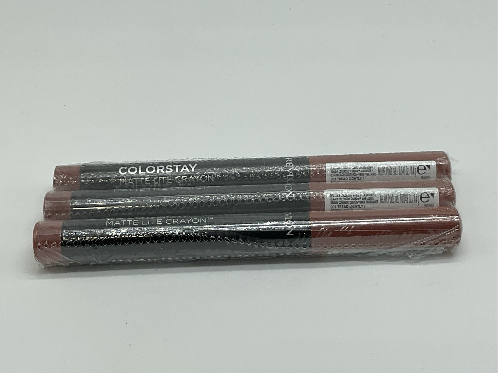 3 PACK - Revlon ColorStay Matte Lite Crayon Lipstick - 001 Tread Lightly