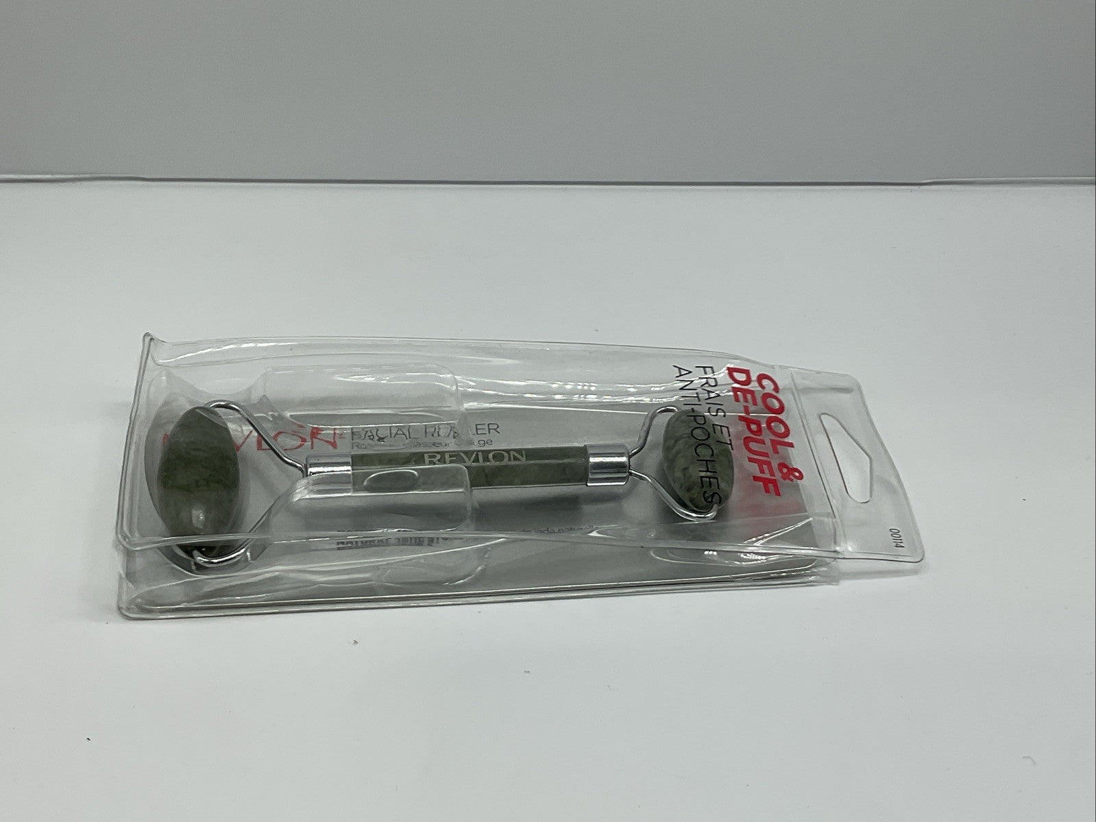 Revlon Facial Roller Cool & De-puff Natural Jade Stone - Single