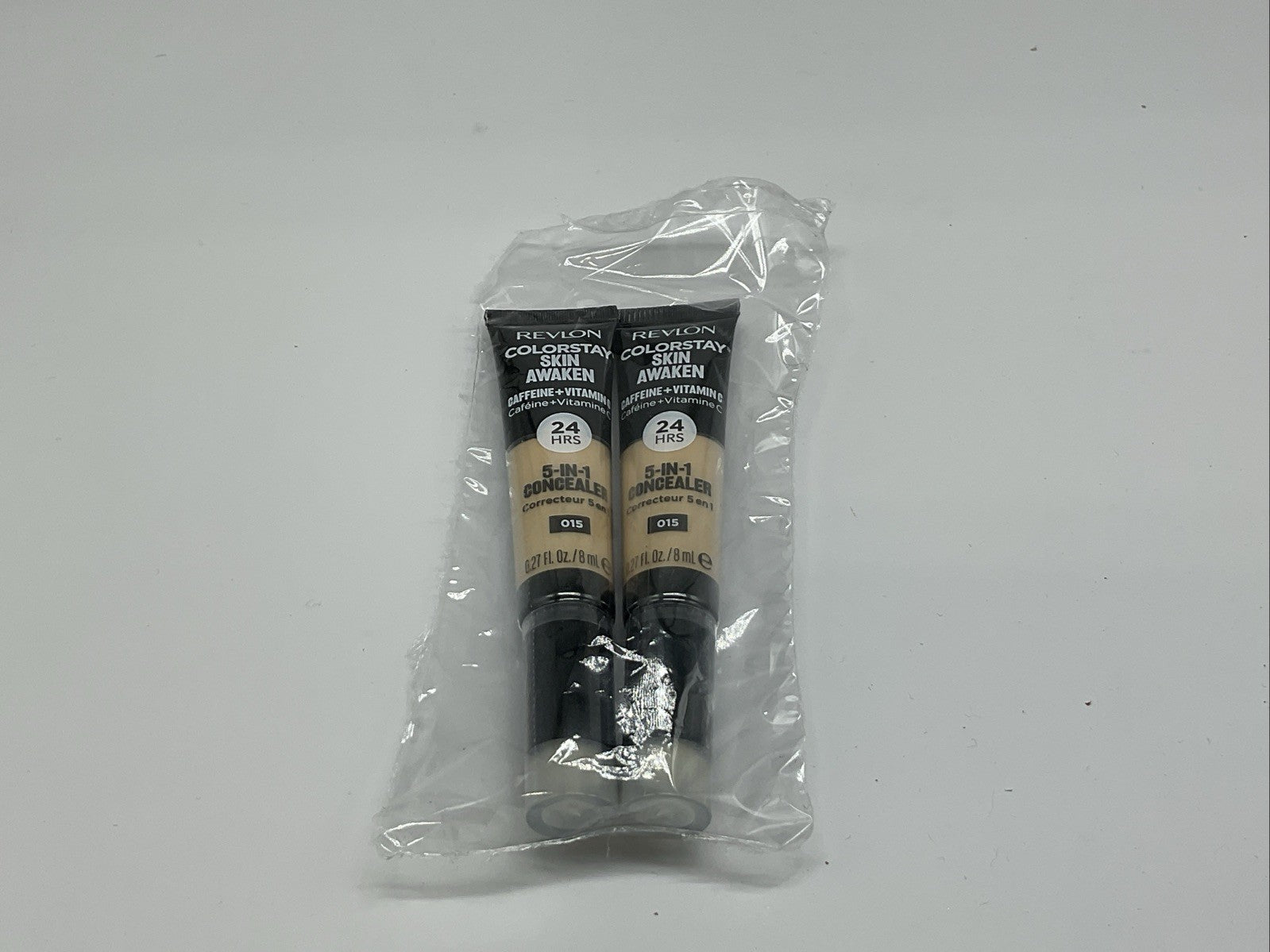 Revlon ColorStay Skin Awaken Caffeine+Vitamin C - 015 LIGHT PALE - Set of 2
