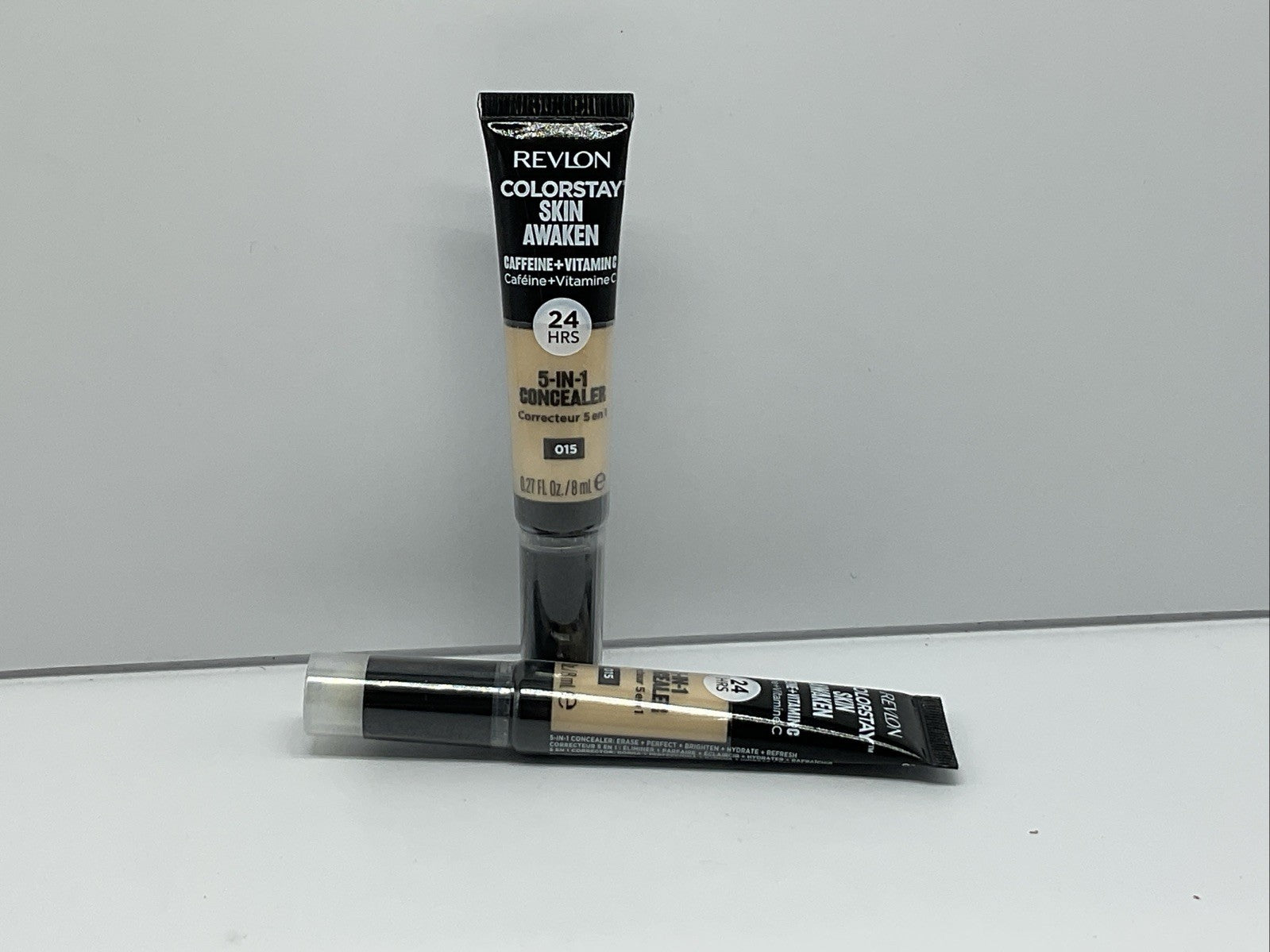 Revlon ColorStay Skin Awaken Caffeine+Vitamin C - 015 LIGHT PALE - Set of 2