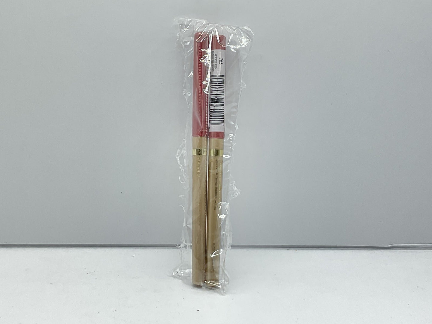 2 PACK - L'Oreal Paris Colour Riche Lip Liner 765 Always Red