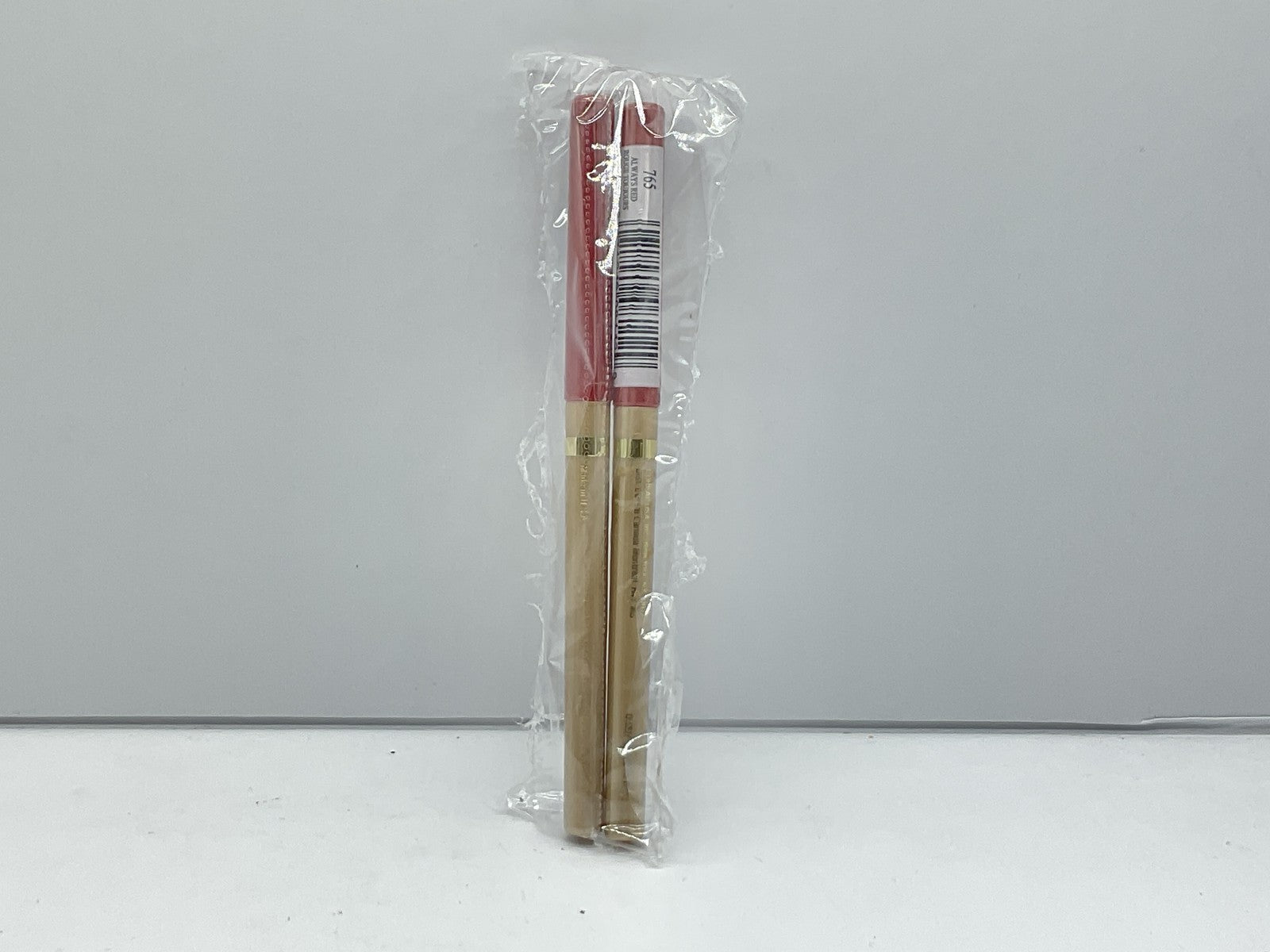 2 PACK - L'Oreal Paris Colour Riche Lip Liner 765 Always Red