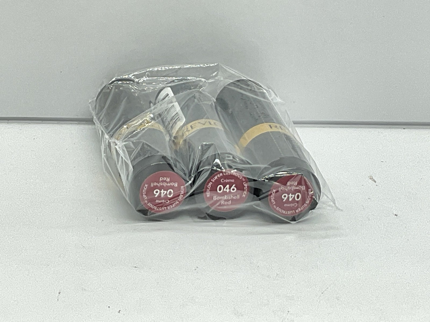 3 PACK - Revlon Super Lustrous creme lipstick Street Chic - 046 Bombshell Red