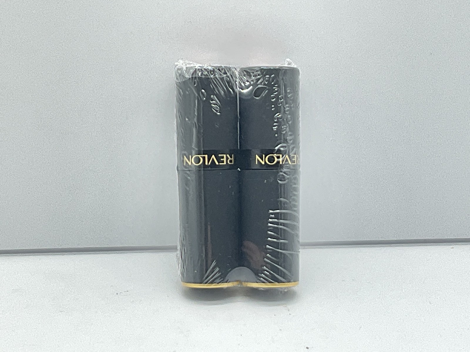 REVLON Super Lustrous The Luscious Mattes Lipstick - 008 Show Off