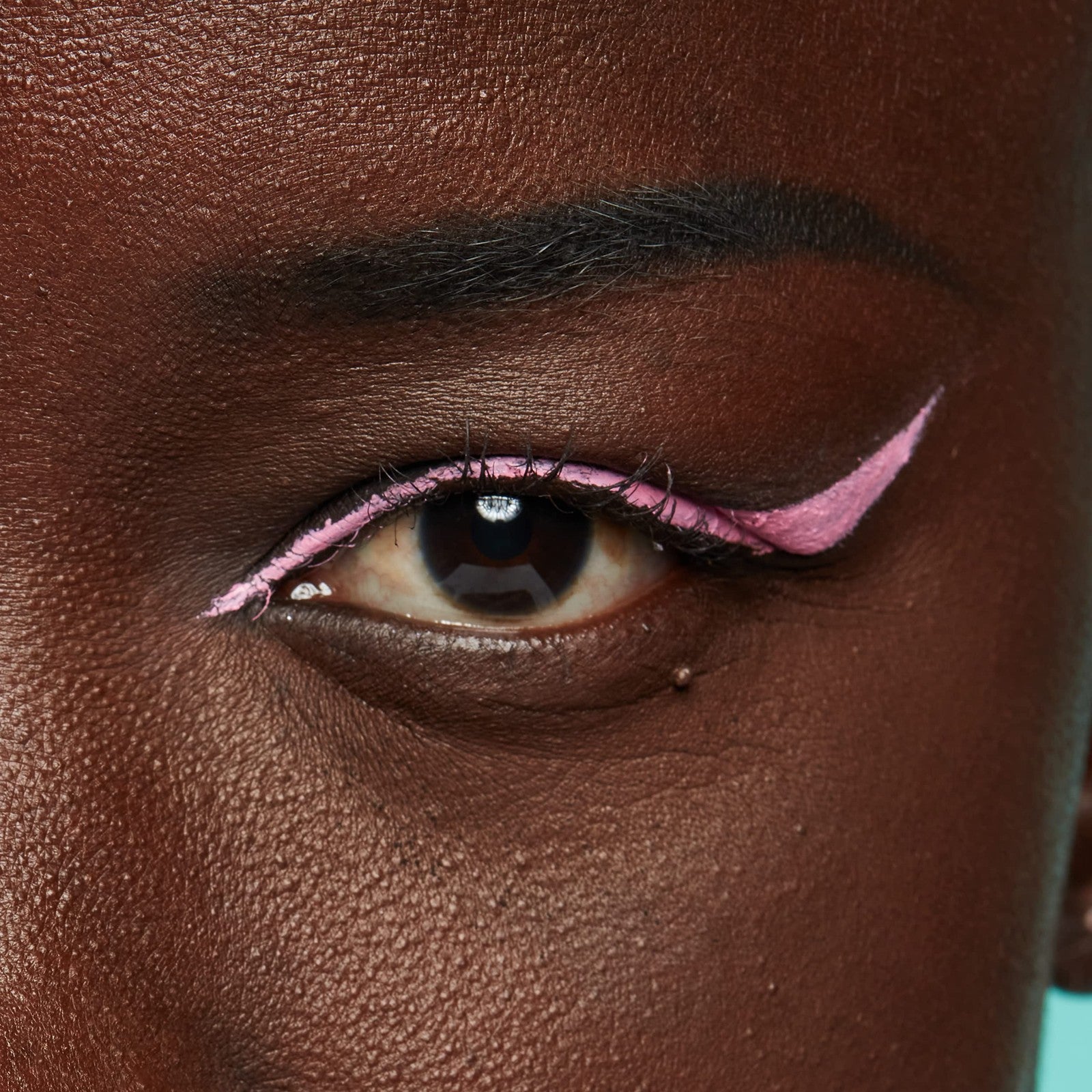 NYX Vivid Brights Matte Liquid Eyeliner VBLL09 SNEAKY PINK