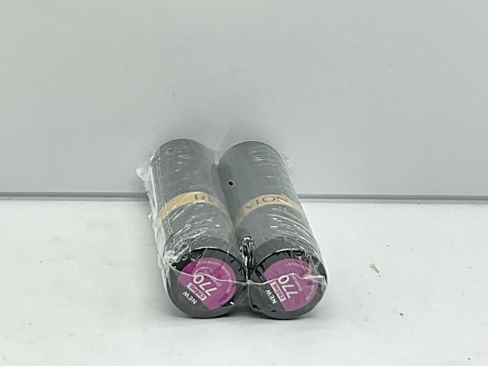 2 PACK - Revlon Super Lustrous Lipstick Creme - 770 Dramatic