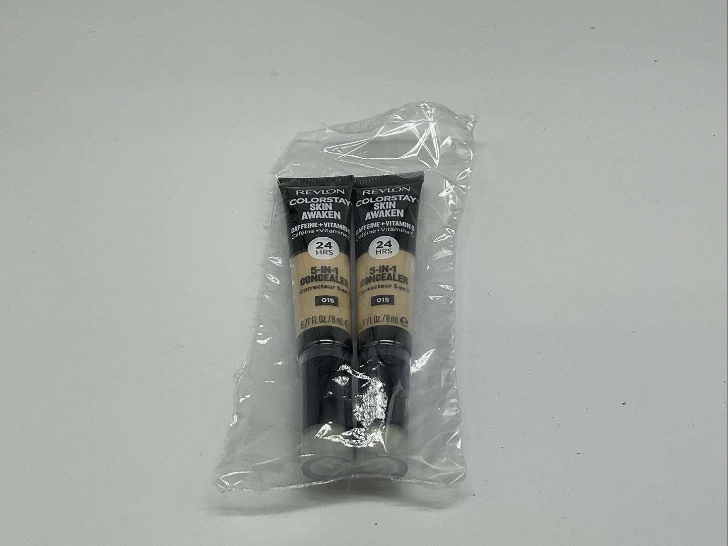 Revlon ColorStay Skin Awaken Caffeine+Vitamin C - 015 LIGHT PALE - Set of 2