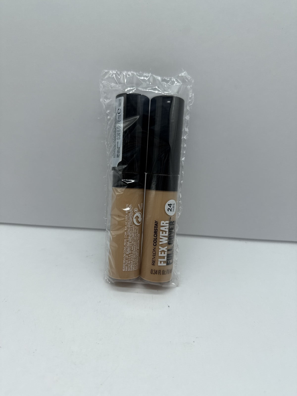 Revlon ColorStay Flex Wear, Full Cover Non-Creasing Concealer, Infused with Hyal