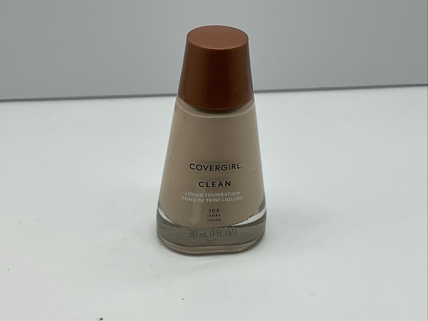 Covergirl Clean Liquid Foundation - 105 Ivory - Single