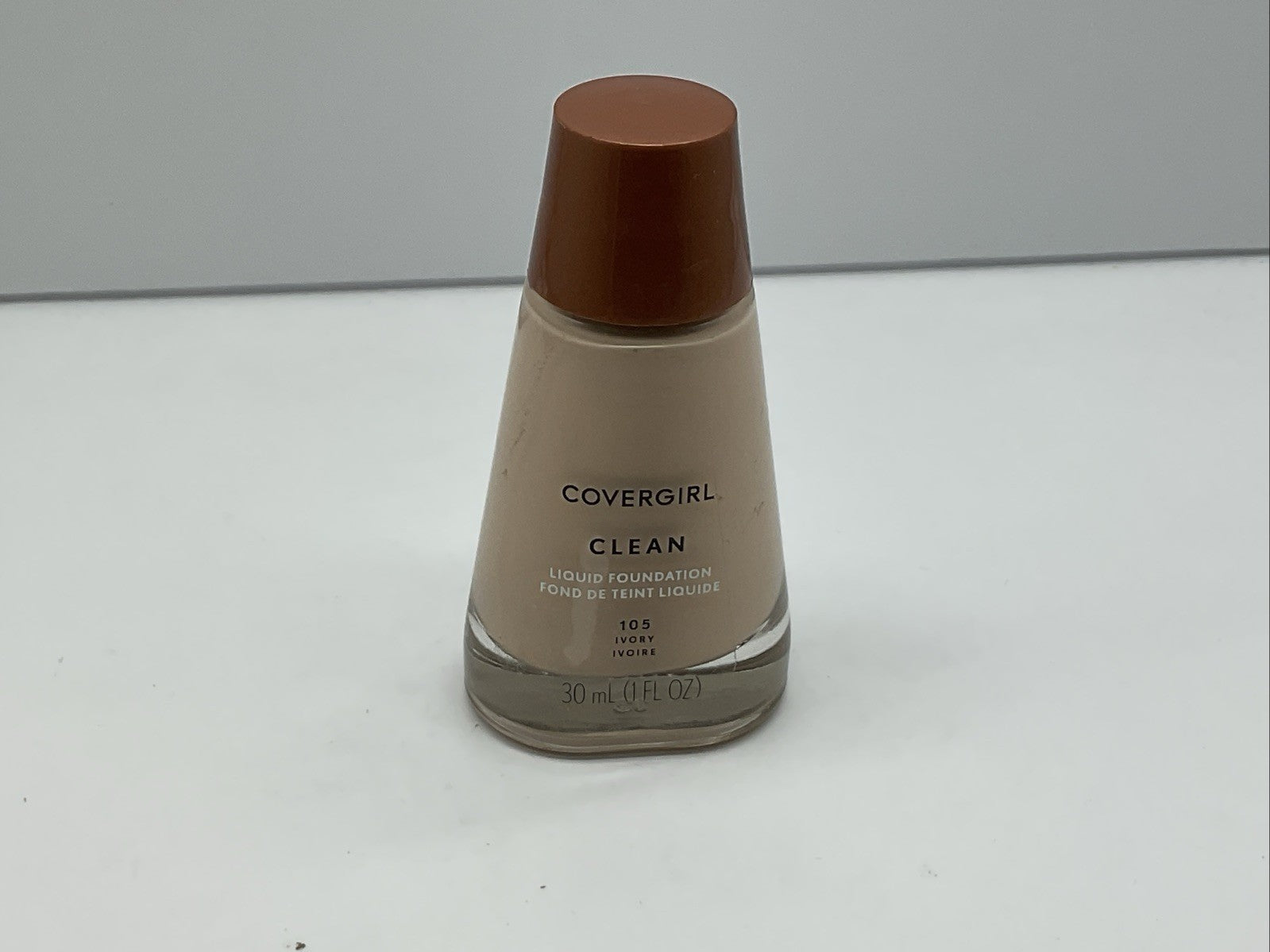 Covergirl Clean Liquid Foundation - 105 Ivory - Single