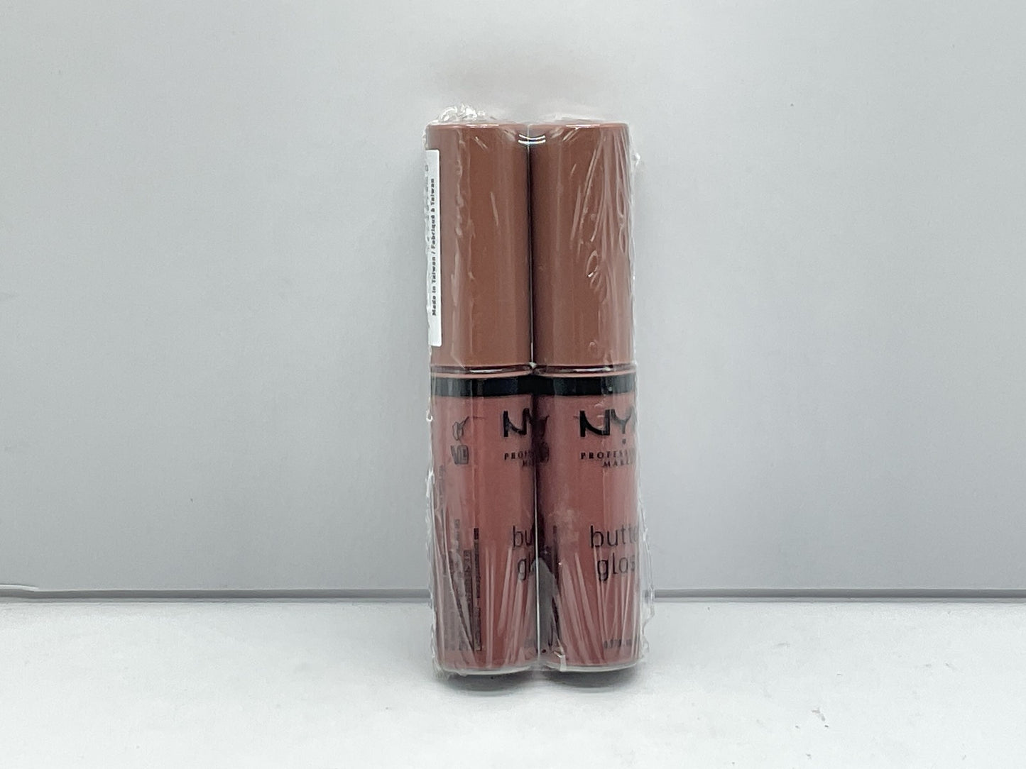 NYX PROFESSIONAL MAKEUP Butter Non-Sticky Lip Gloss BLG16 Praline