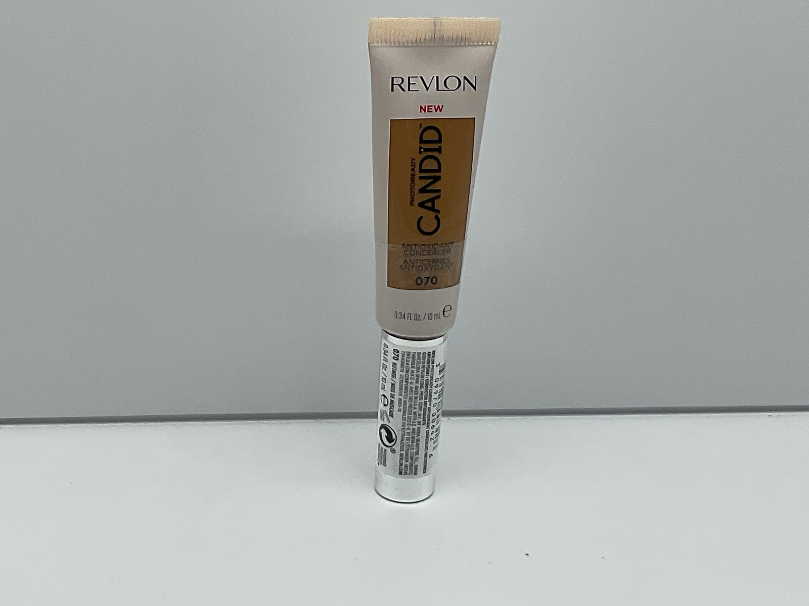 Revlon Photoready Candid Antioxidant Concealer #070 NUTMEG