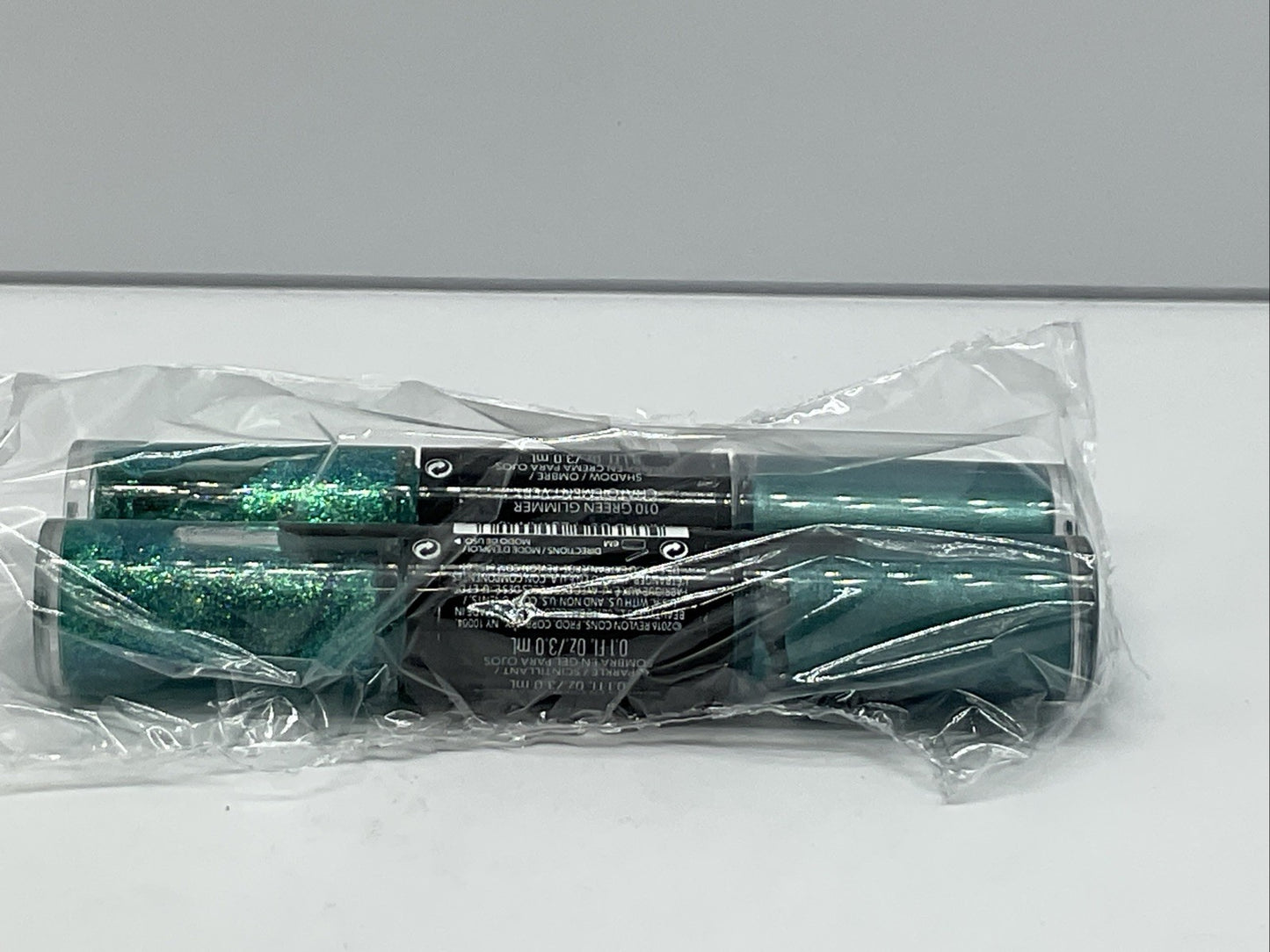 2 PK REVLON PHOTOREADY EYE SHADOWS #010 GREEN GLIMMER