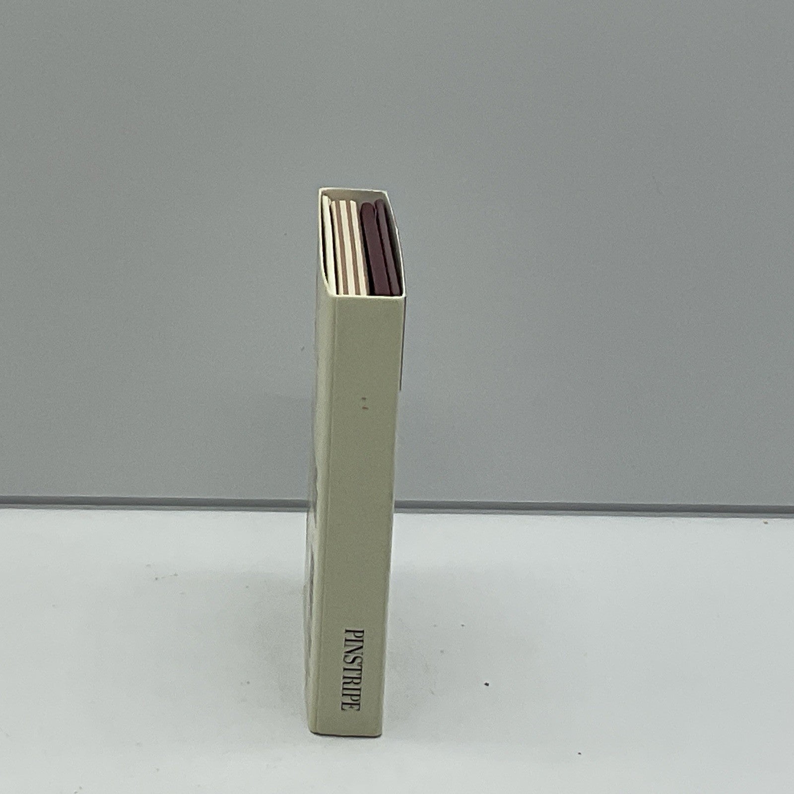theBalm Instain Make-Up Powder Pinstripe