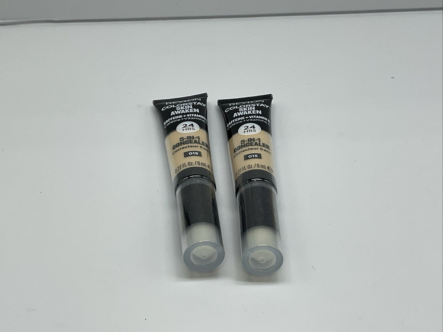 Revlon ColorStay Skin Awaken Caffeine+Vitamin C - 015 LIGHT PALE - Set of 2