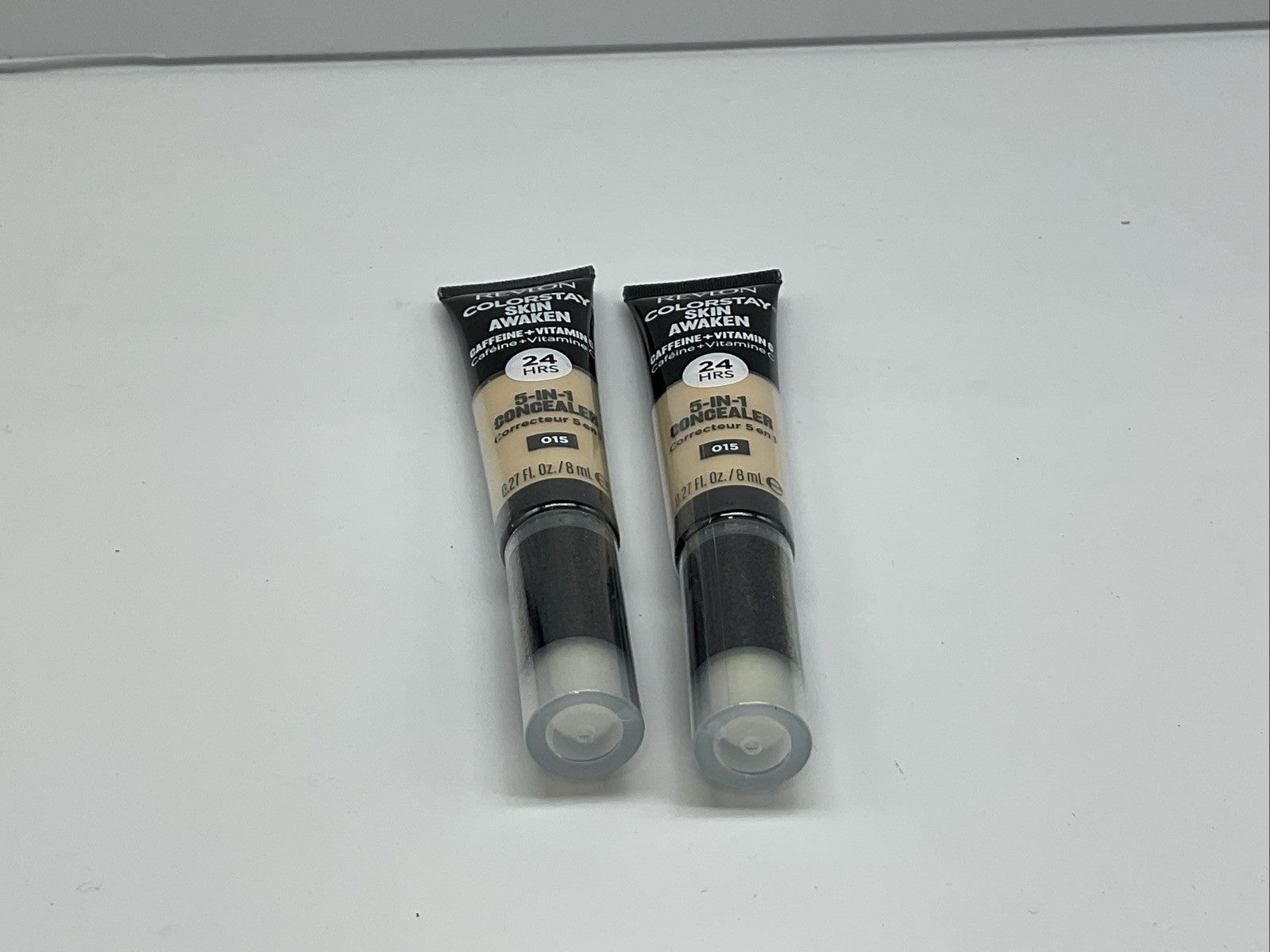 Revlon ColorStay Skin Awaken Caffeine+Vitamin C - 015 LIGHT PALE - Set of 2