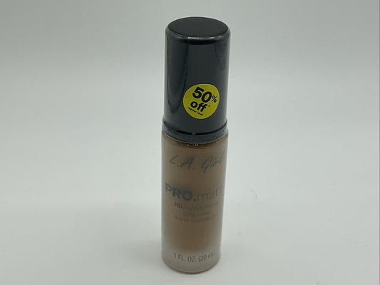 L.A. Girl PRO.Matte Foundation - GLM681 Caramel