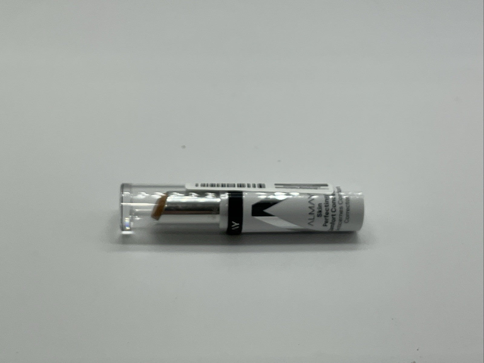 Almay Skin Perfecting Comfort Concealer Hypoallergenic - 220 Deep