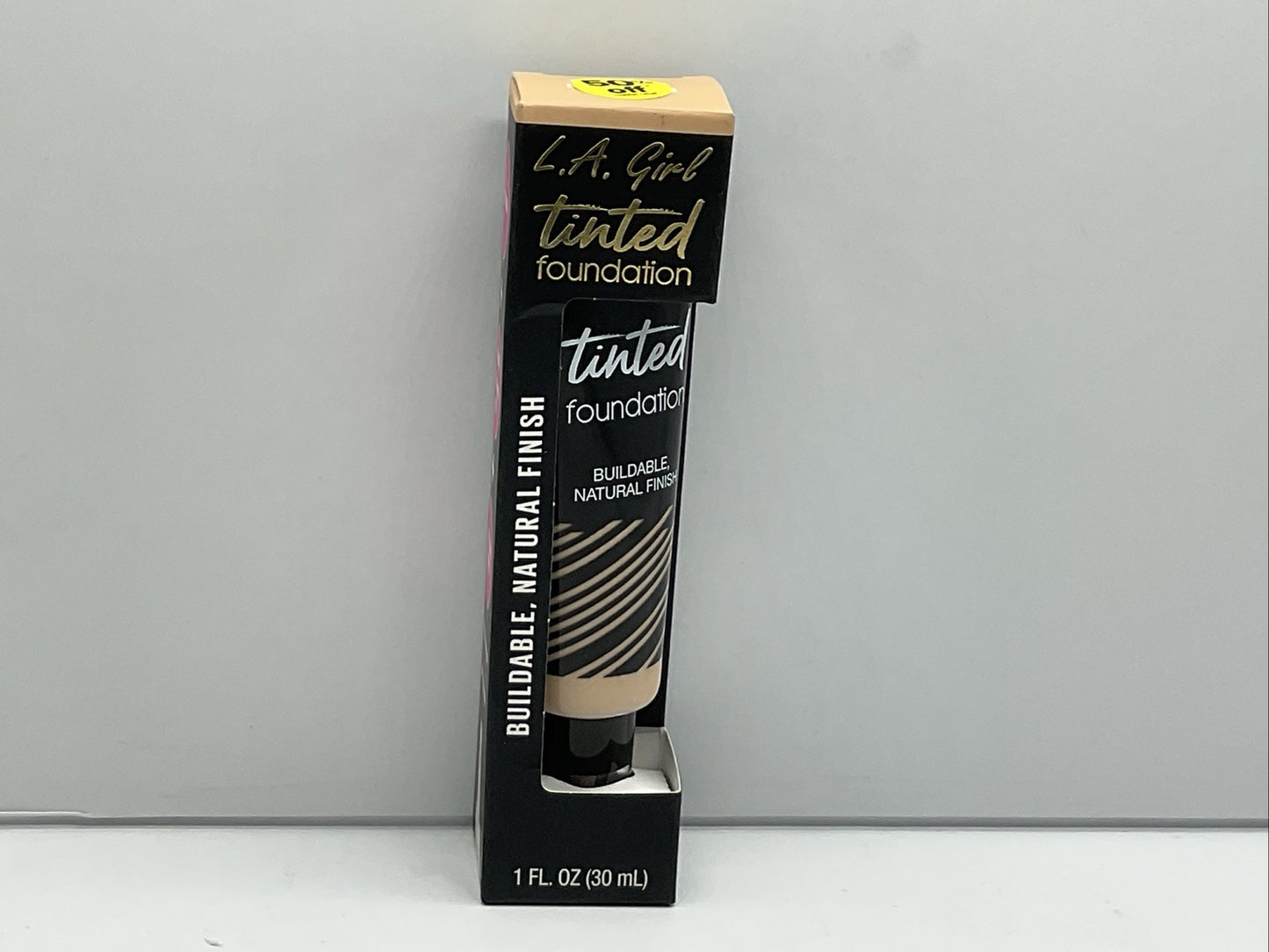 L.A. Girl Tinted Foundation, Buildable Natural Finish - GLM752 Porcelain