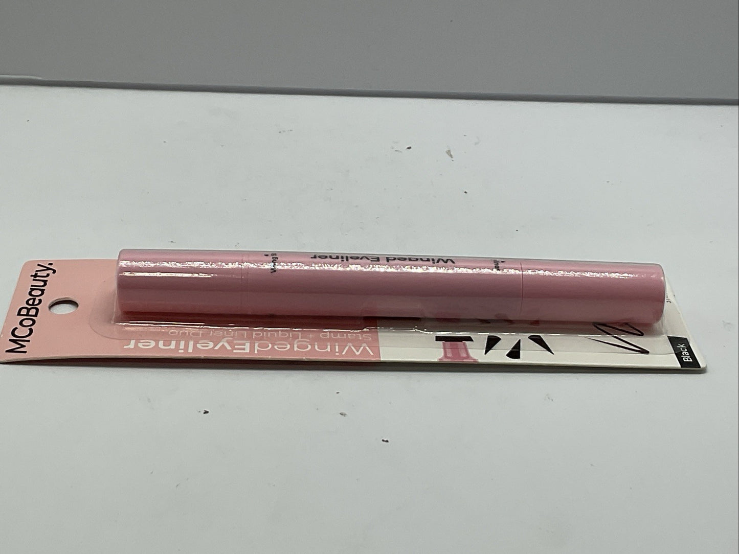 MCoBeauty Winged Eyeliner - Black