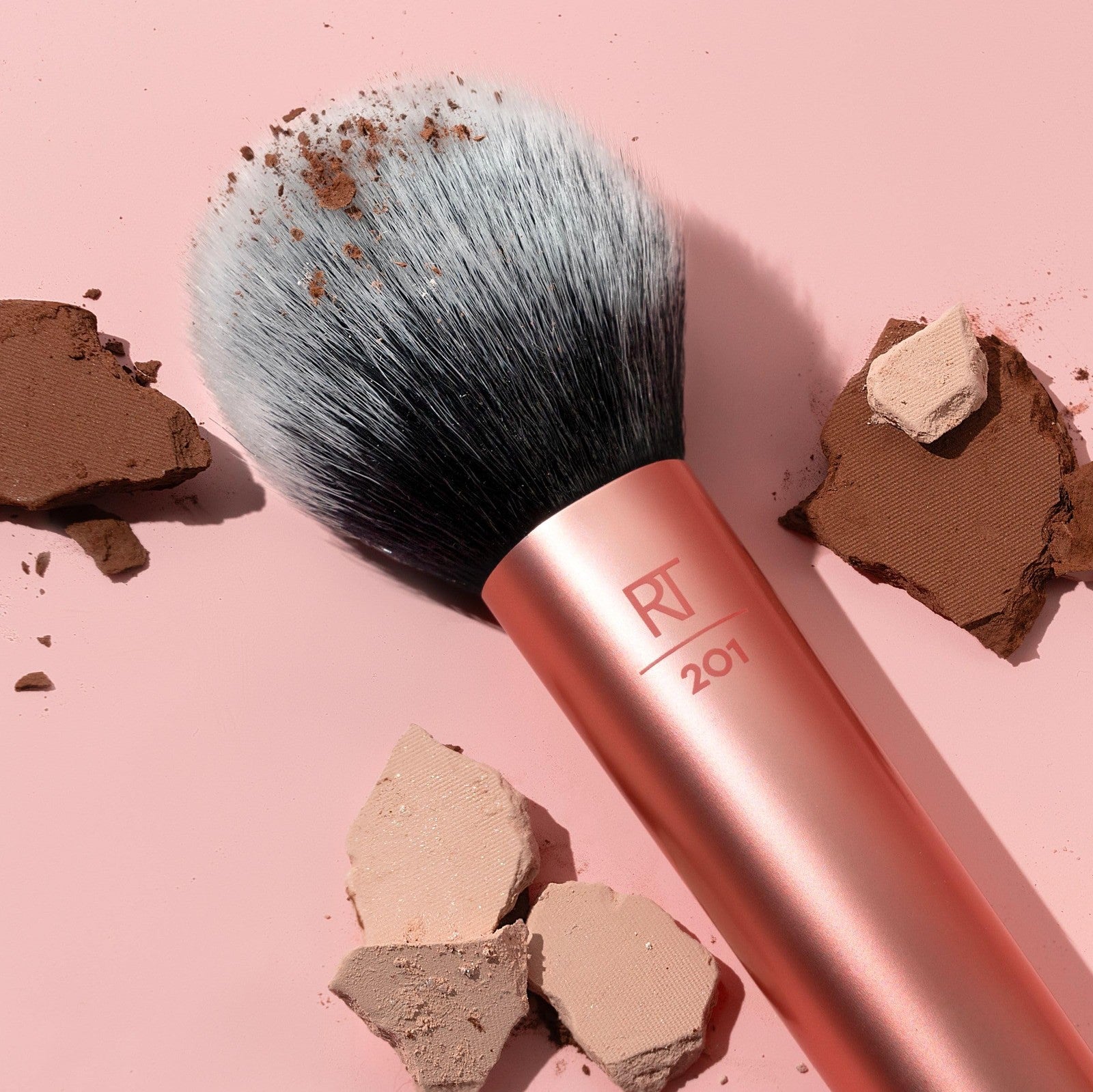 Real Techniques - powder brush - flawless 01401