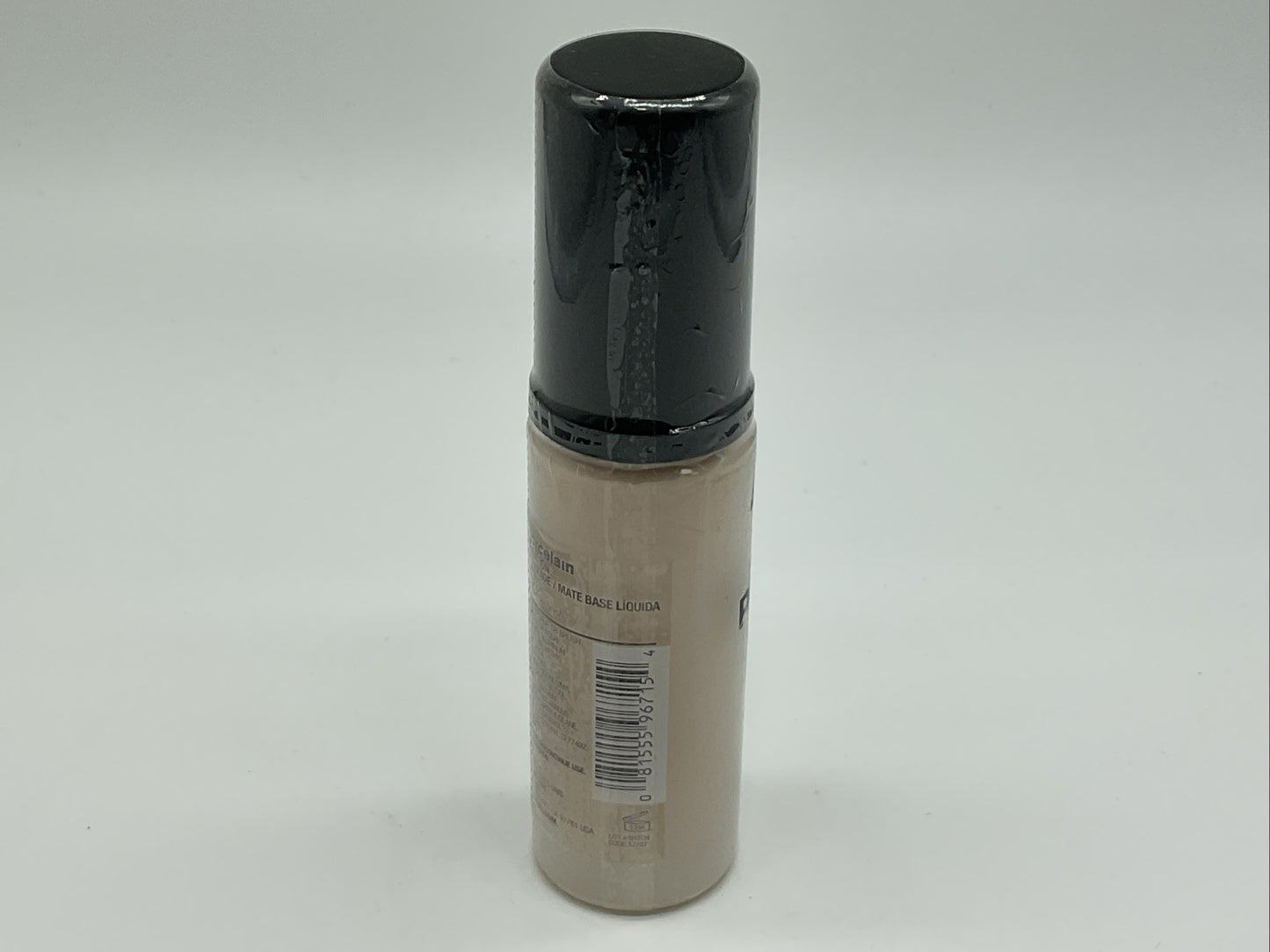 L.A. GIRL Pro Matte Foundation - GLM715 Porcelain