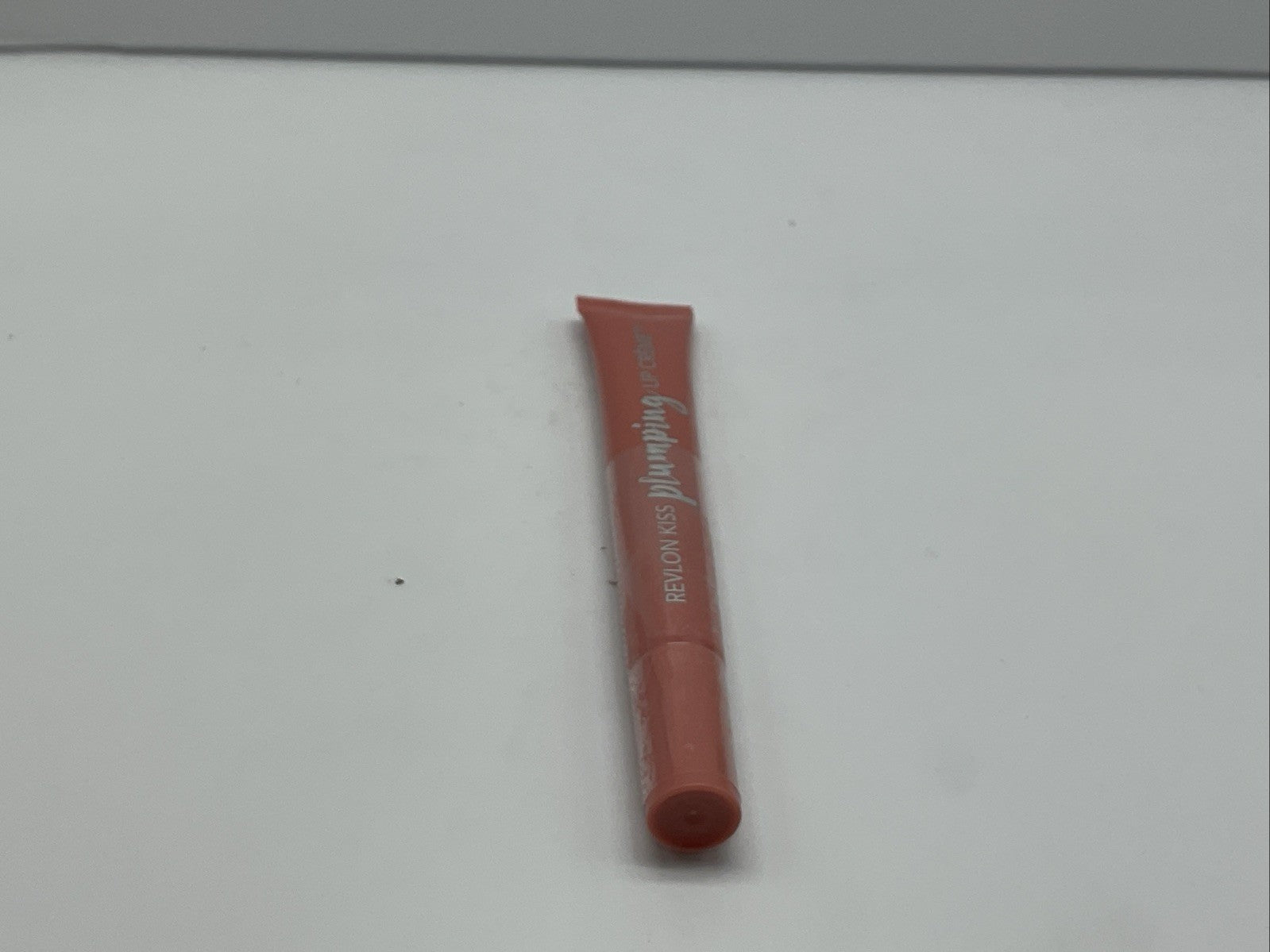 REVLON KISS PLUMPING LIP CREME 505 APRICOT SILK