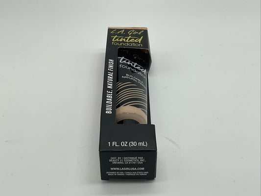 L.A. Girl Tinted Foundation Buildable Natural Finish - GLM752 Porcelain