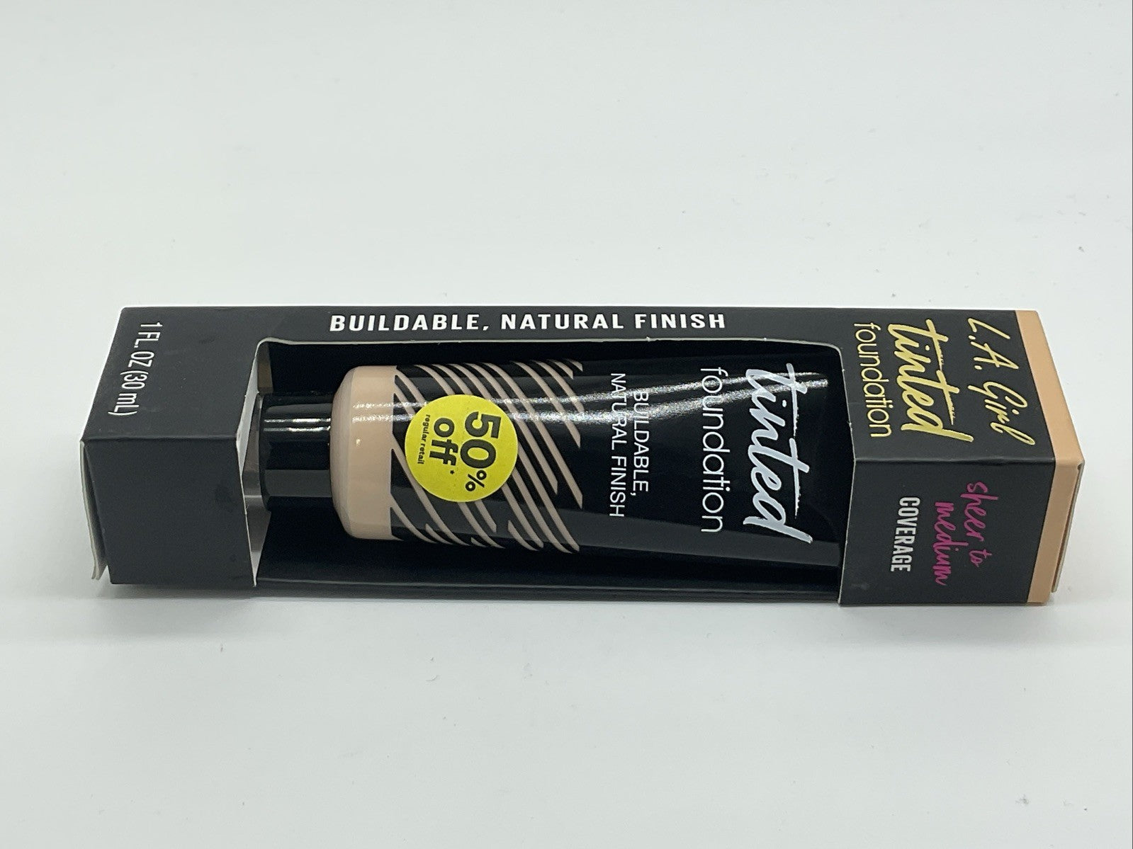 L.A. Girl Tinted Foundation Buildable Natural Finish - GLM752 Porcelain