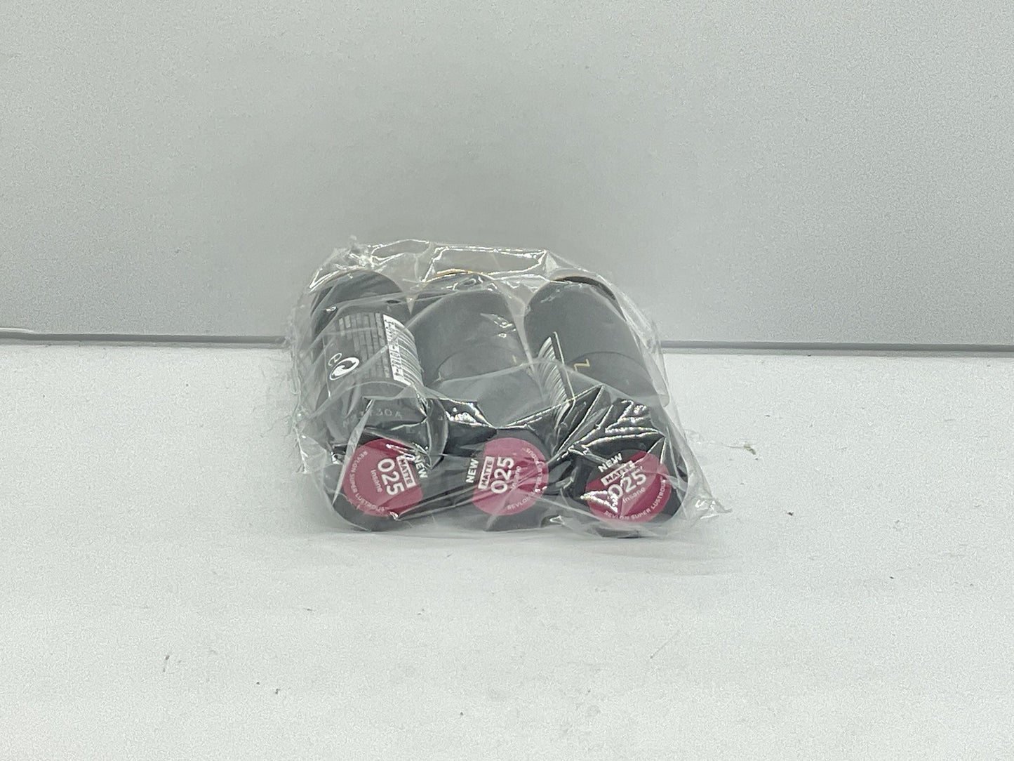 3 PACK - Revlon Super Lustrous The Luscious Mattes Lipstick - 025 Insane
