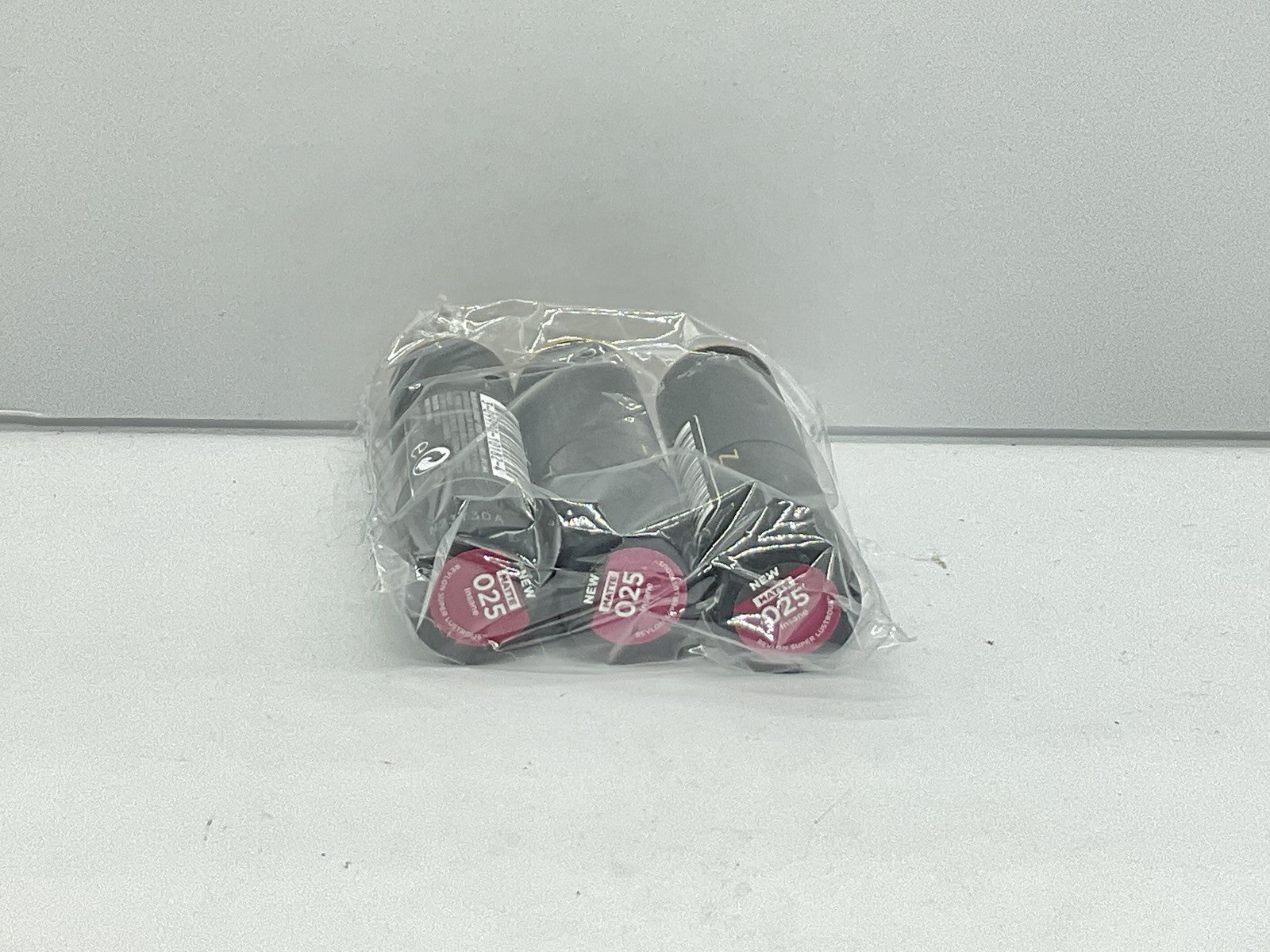 3 PACK - Revlon Super Lustrous The Luscious Mattes Lipstick - 025 Insane